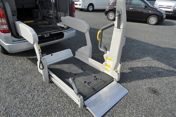 福祉車両　レンタカー　車椅子　リフト　ハイエース(912)