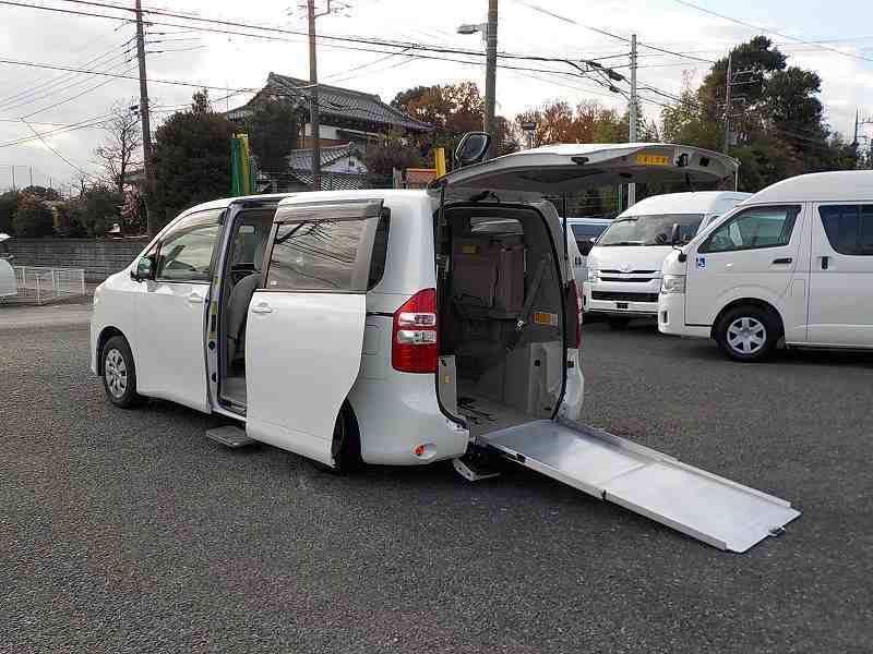 福祉車両 レンタカー 車椅子スロープ ミニバン ノア(7857)