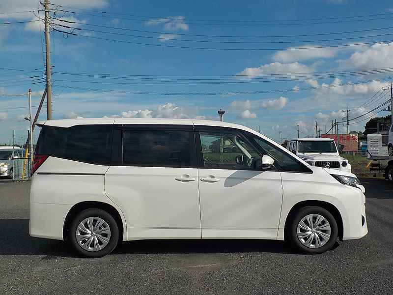 福祉車両 レンタカー 車椅子スロープ ミニバン VOXY(1347)