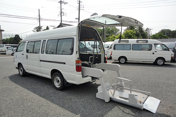 福祉車両　レンタカー　車椅子　リフト　ハイエース(851)