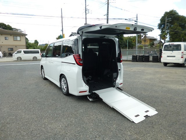 福祉車両 レンタカー 車椅子スロープ ミニバン ノア(1378)
