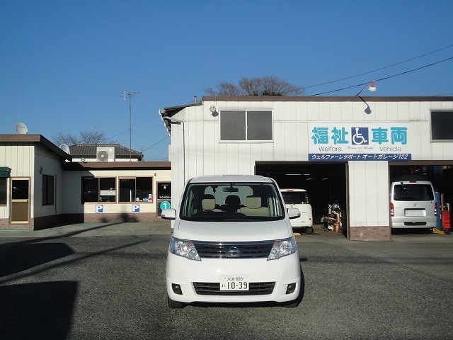 福祉車両　レンタカー　車椅子　リフト　セレナ(1039)