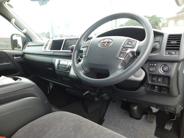 ワゴン車 1BOX レンタカー 10人乗り ハイエース(5120)