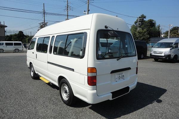 福祉車両　レンタカー　車椅子　リフト　ハイエース(1009)