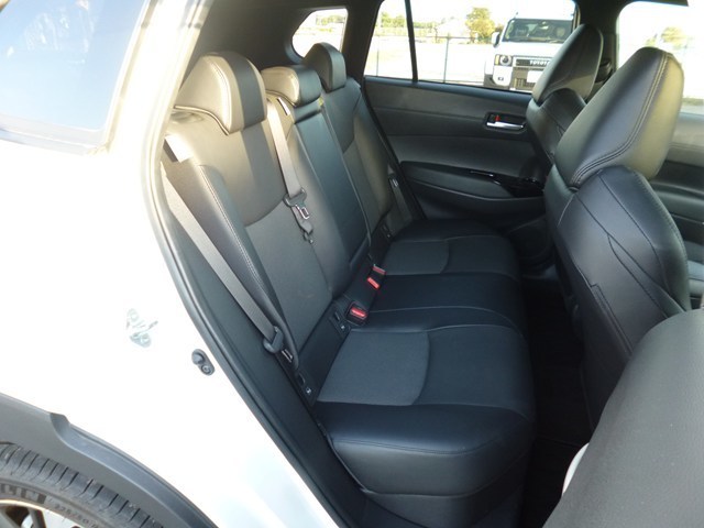 SUV車　レンタカー 5人乗り ハリアー(4998)