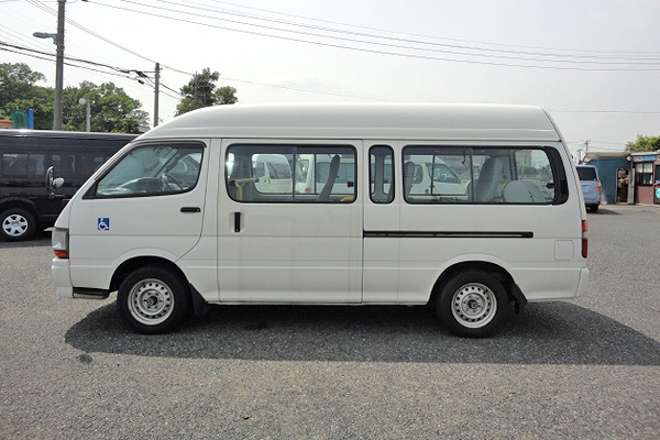 福祉車両　レンタカー　車椅子　リフト　ハイエース(851)