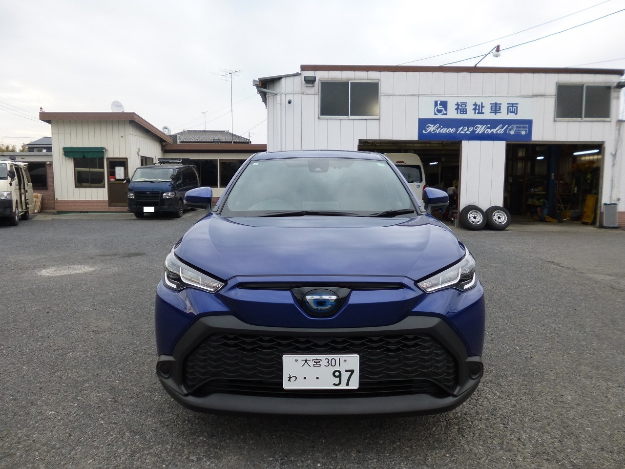 SUV車　レンタカー 5人乗り ハリアー(4998)