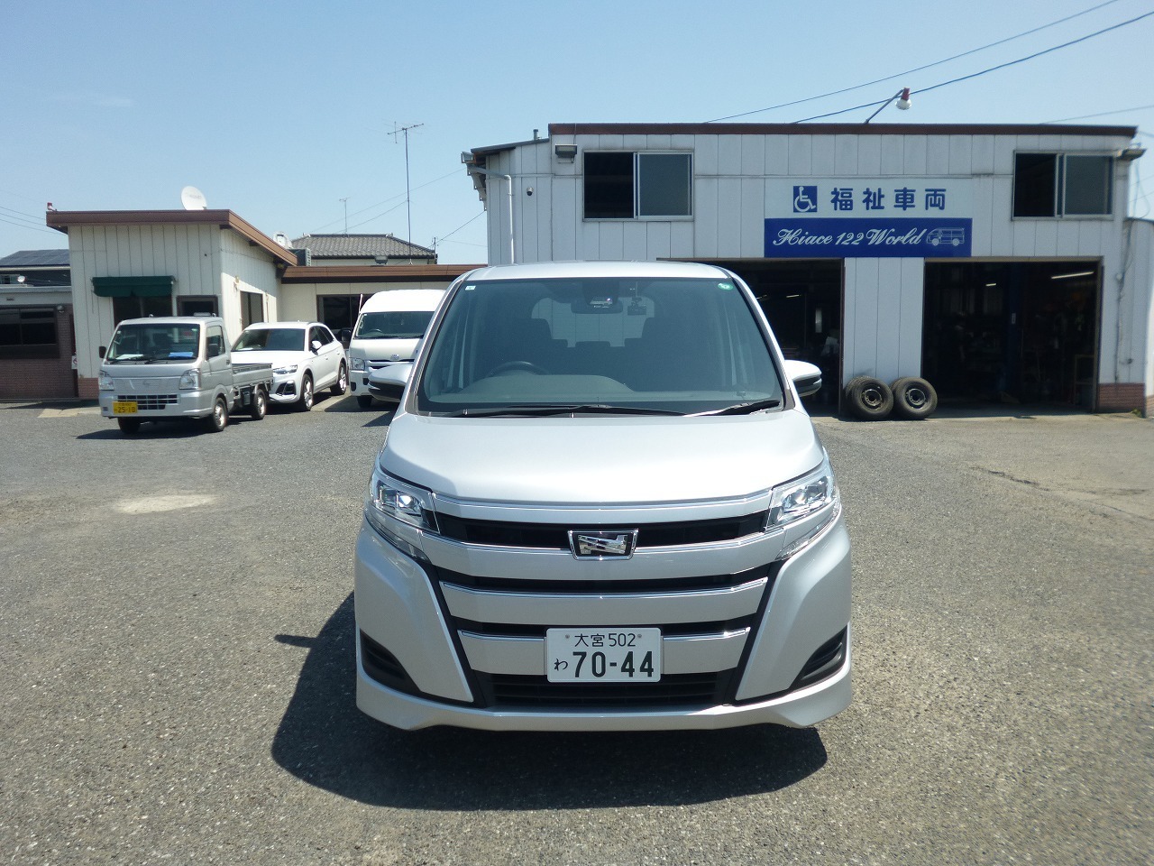 ワゴン車 1BOX レンタカー 8人乗り ノア