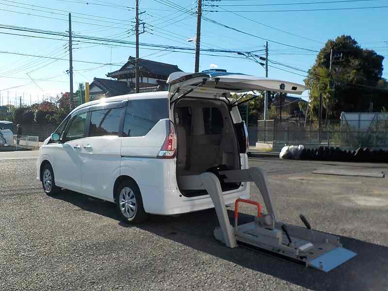 福祉車両　レンタカー　車椅子　リフト　セレナ(1039)
