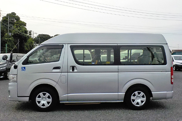 福祉車両　レンタカー　車椅子　リフト　ハイエース(1395)