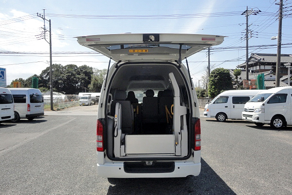 福祉車両　レンタカー　車椅子　リフト　ハイエース(1147)