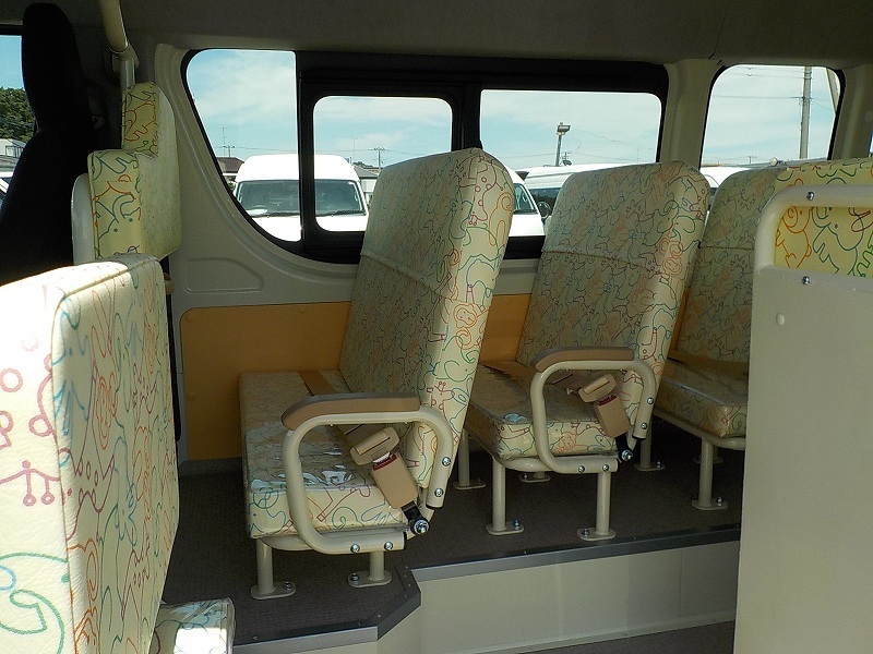 幼稚園バス・幼児バス レンタカー 中型 ハイエース(288)