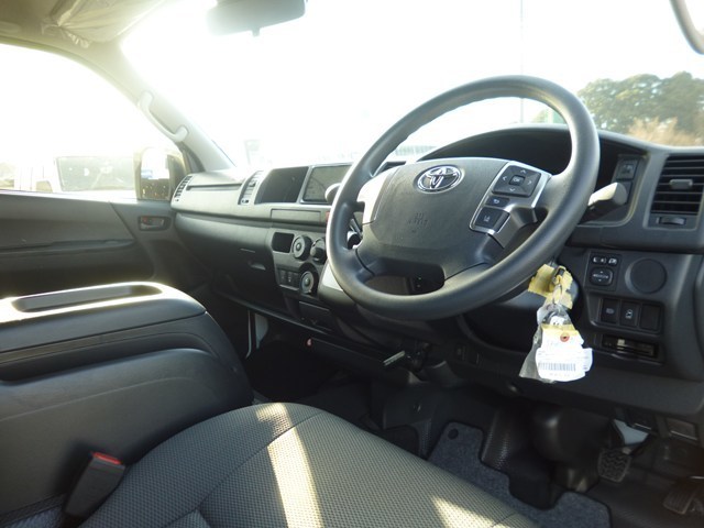 ワゴン車 1BOX レンタカー 10人乗り ハイエース(461)