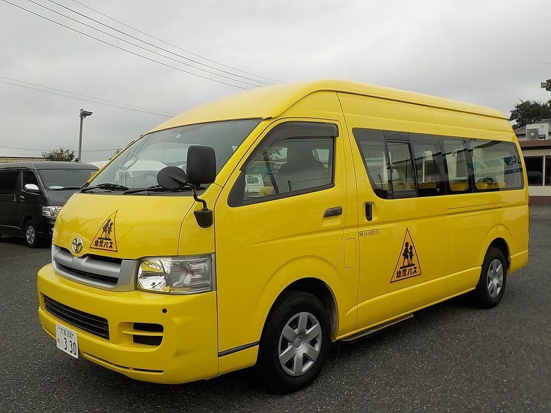 幼稚園バス・幼児バス レンタカー 中型 ハイエース(330)