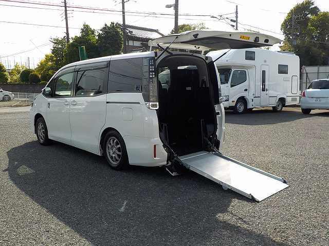 福祉車両 レンタカー 車椅子スロープ ミニバン ノア(7857)