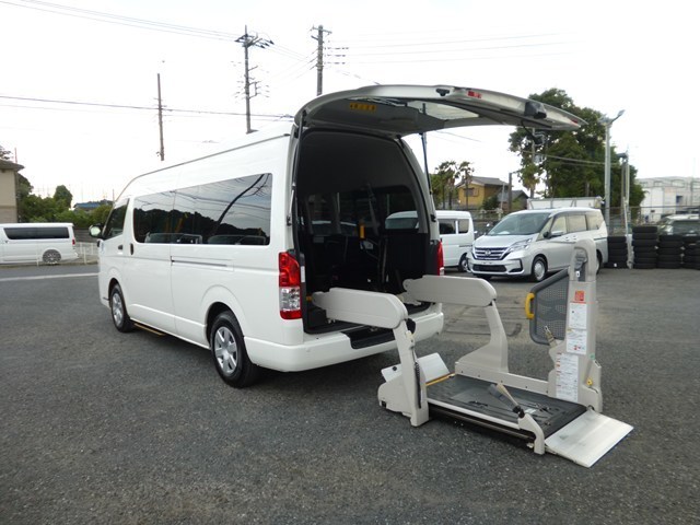 ワゴン車 1BOX レンタカー 10人乗り ハイエース(2085)