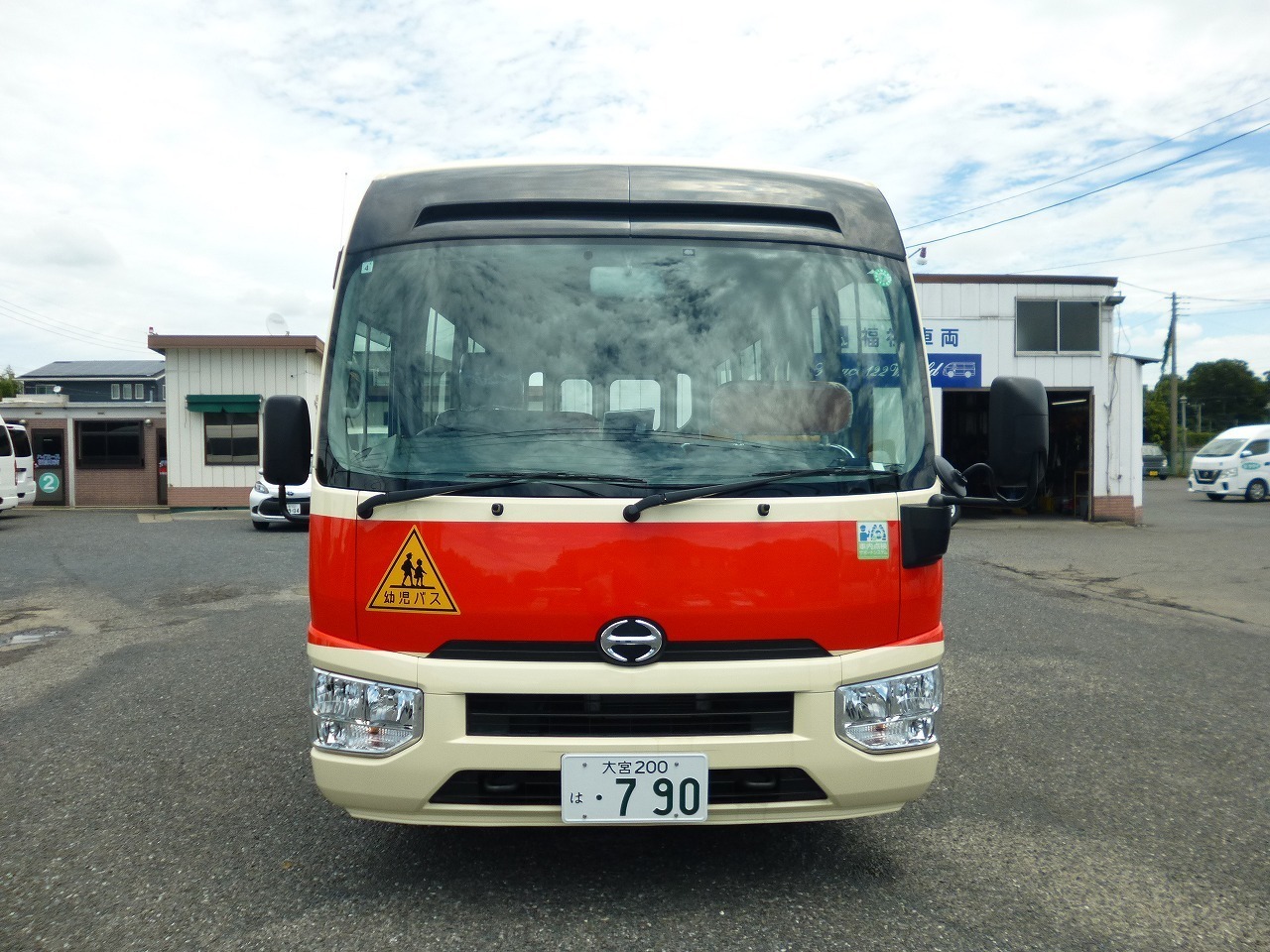 幼稚園バス・幼児バス レンタカー 51人乗り 大型免許必要 ローザ(385)
