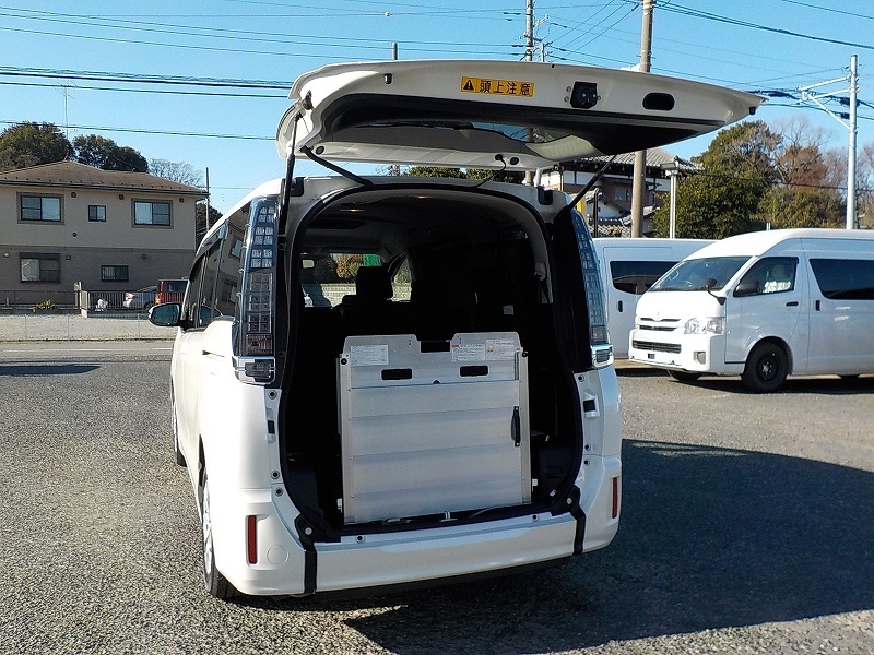 福祉車両 レンタカー 車椅子スロープ ミニバン ノア(7857)