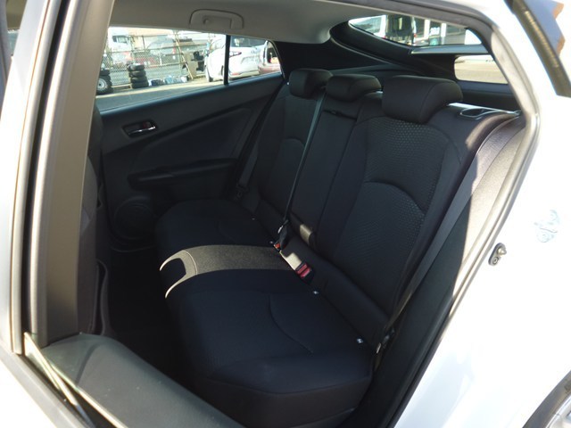 プリウス レンタカー ハイブリッド 4ドアセダン(723)