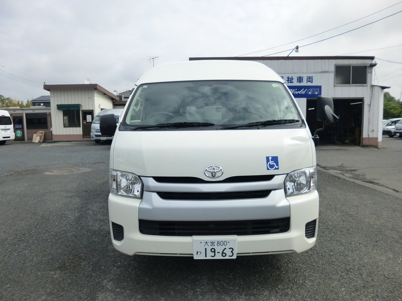 福祉車両　レンタカー　車椅子　リフト　ハイエース(1159)