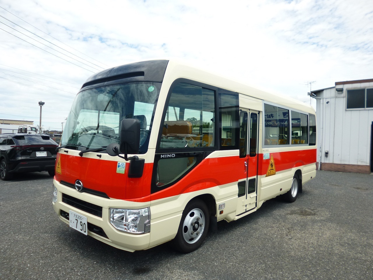 幼稚園バス・幼児バス レンタカー 51人乗り 大型免許必要 ローザ(385)