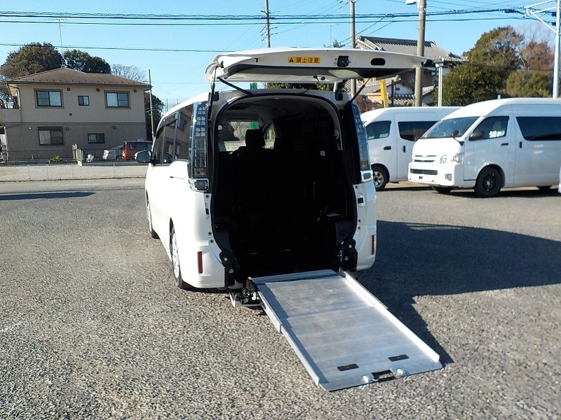 福祉車両 レンタカー 車椅子スロープ ミニバン ノア(7857)