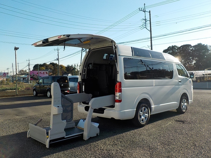 福祉車両　レンタカー　車椅子　リフト　レジアスエース(937)