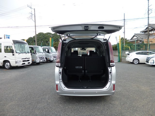 ワゴン車 1BOX レンタカー 8人乗り ノア(8386)