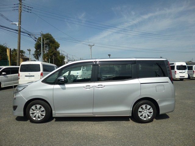 ワゴン車 1BOX レンタカー 8人乗り ノア(8386)