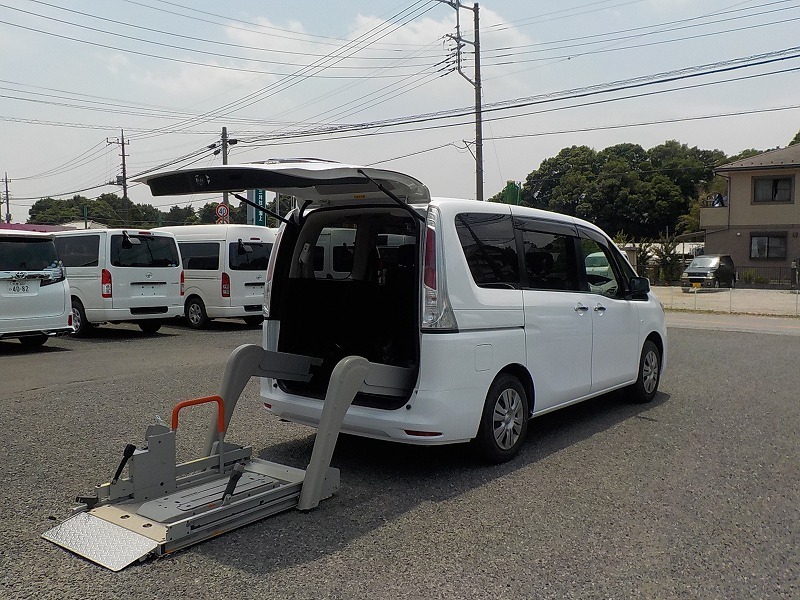 福祉車両　レンタカー　車椅子　リフト　セレナ(1264)