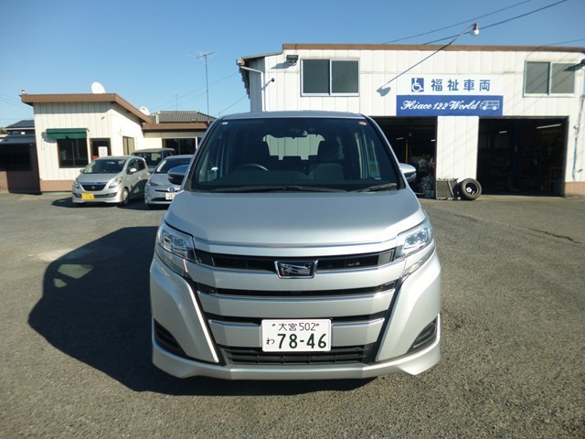 ワゴン車 1BOX レンタカー 8人乗り ノア