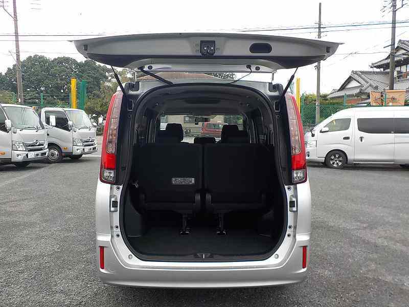ワゴン車 1BOX レンタカー 8人乗り ノア(8092)