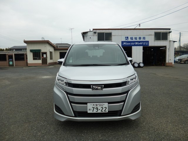 ワゴン車 1BOX レンタカー 8人乗り ノア