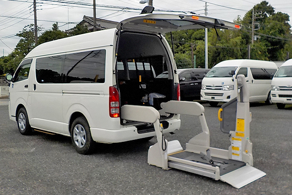 福祉車両　レンタカー　車椅子　リフト　ハイエース(1405)