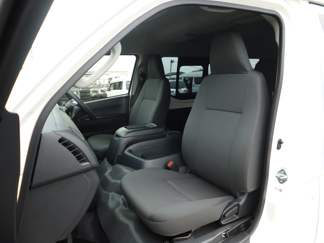 ワゴン車 1BOX レンタカー 10人乗り ハイエース(3073)