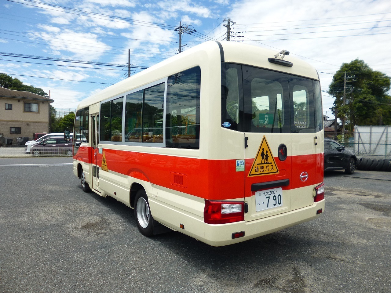 幼稚園バス・幼児バス レンタカー 51人乗り 大型免許必要 ローザ(385)