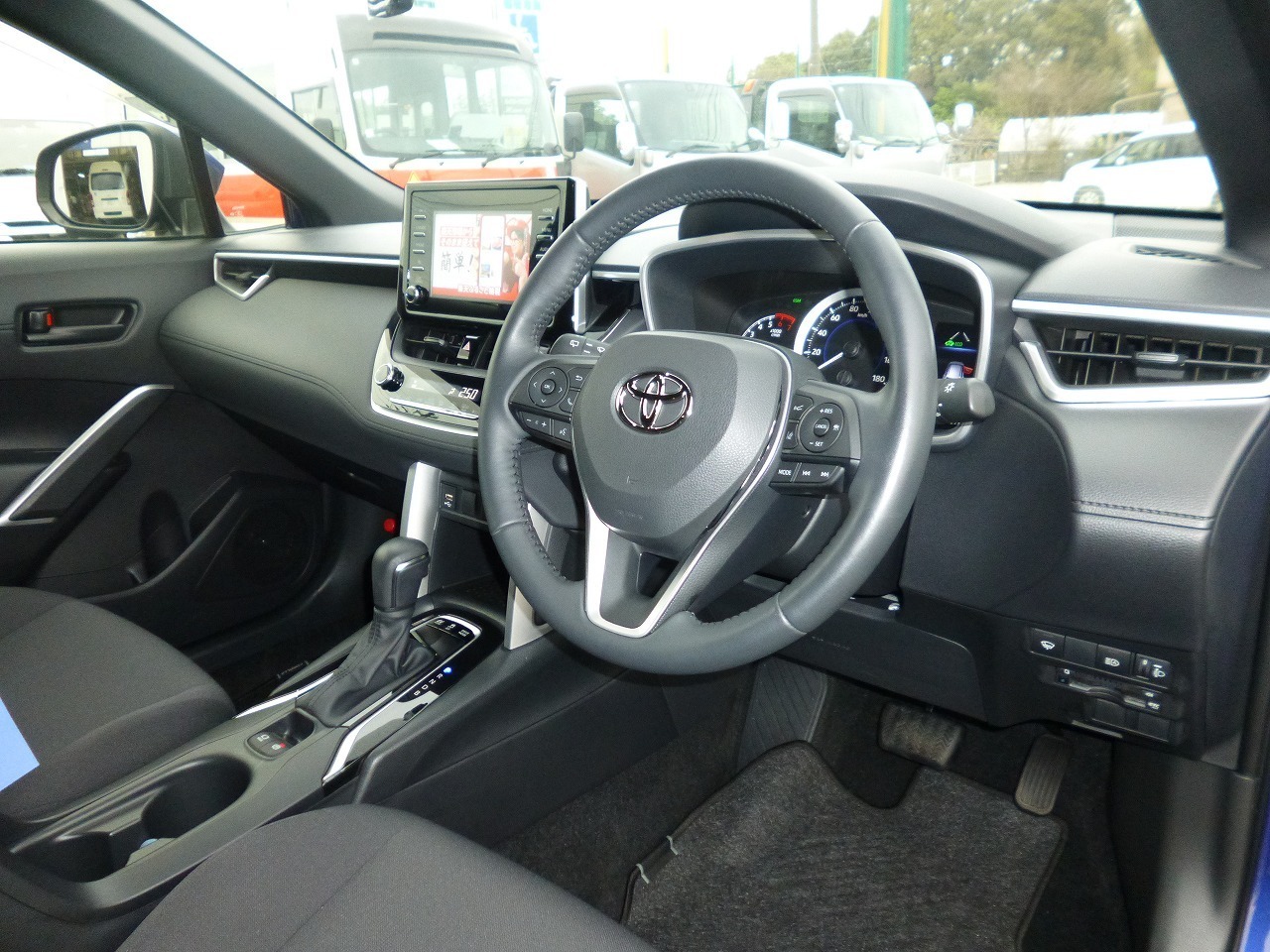 SUV車　レンタカー 5人乗り ハリアー(4998)