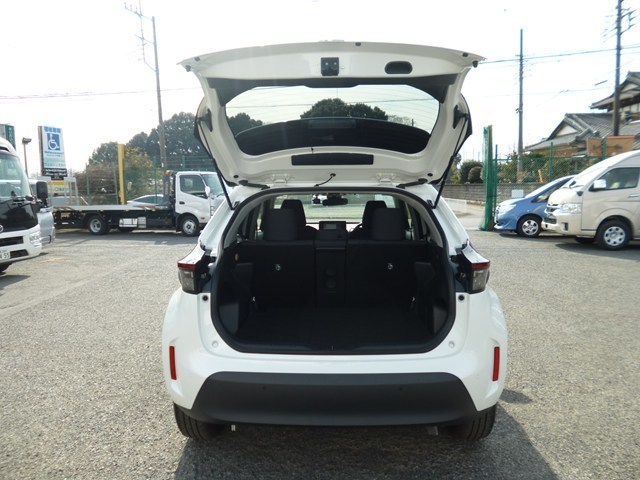 SUV車　レンタカー 5人乗り ヤリスクロス(867)