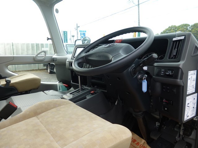 マイクロバス レンタカー トヨタコースター 29人乗り(637)