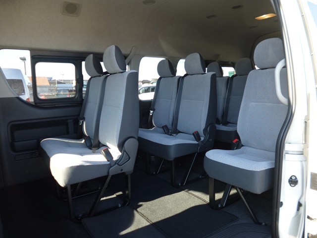 マイクロバスレンタカー ハイエースコミューター 14人乗り(367) 