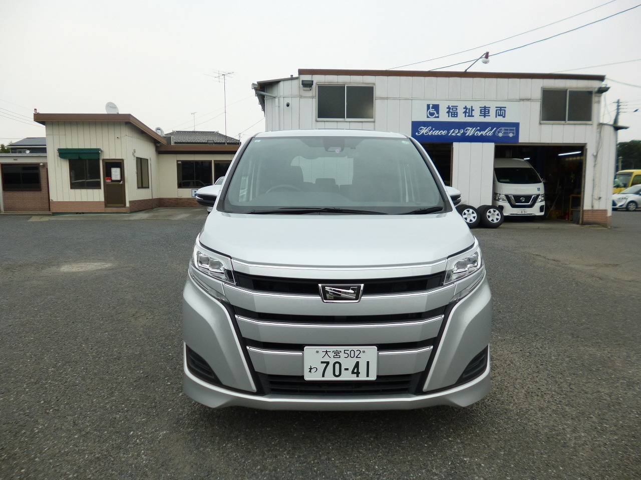 ワゴン車 1BOX レンタカー 8人乗り ノア