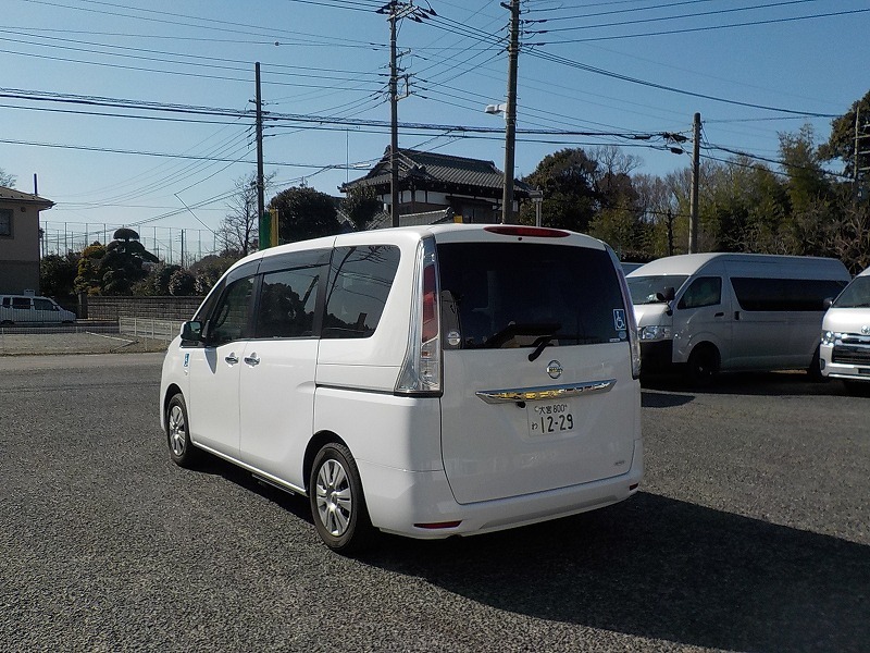 福祉車両　レンタカー　車椅子　リフト　セレナ(1229)