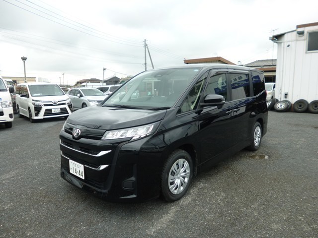ワゴン車 1BOX レンタカー 8人乗り ノア　1444