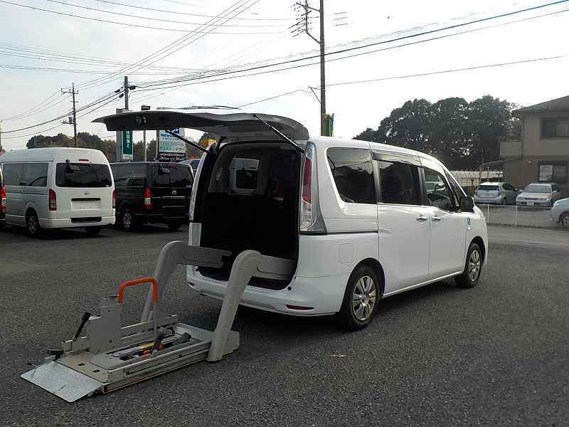 福祉車両　レンタカー　車椅子　リフト　セレナ(1338)