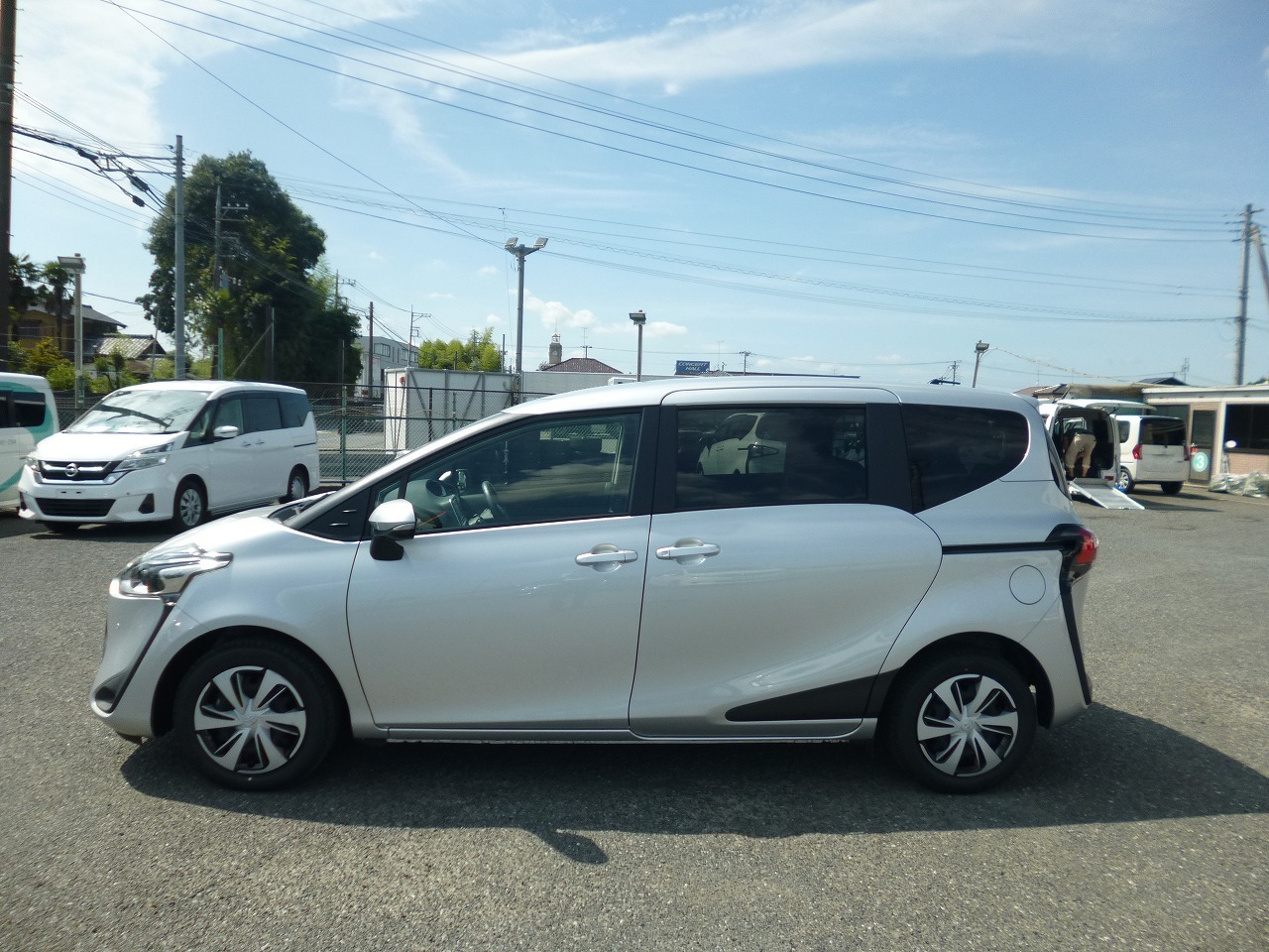 ステーションワゴン 1BOX レンタカー 8人乗り ウィッシュ(2363)