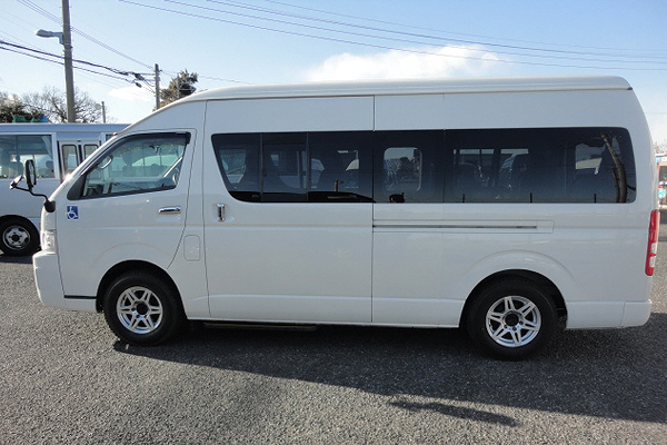 福祉車両　レンタカー　車椅子　リフト　ハイエース(819)