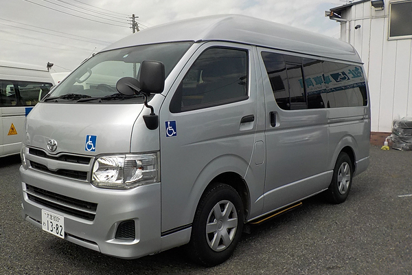 福祉車両　レンタカー　車椅子　リフト　ハイエース(1382)