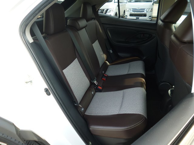 SUV車　レンタカー 5人乗り ヤリスクロス(866)