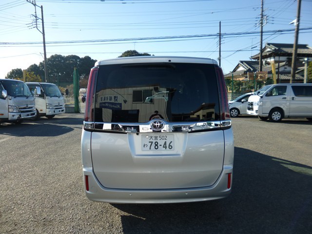 ワゴン車 1BOX レンタカー 8人乗り VOXY(2448)