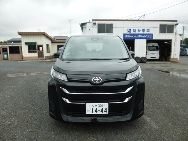 ワゴン車 1BOX レンタカー 8人乗り ノア　1444